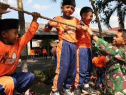 Kodim 0806/Trenggalek Hadirkan Outing Class Edukatif, Kenalkan Dunia Militer kepada Siswa MI Fastabiqul Khoirot