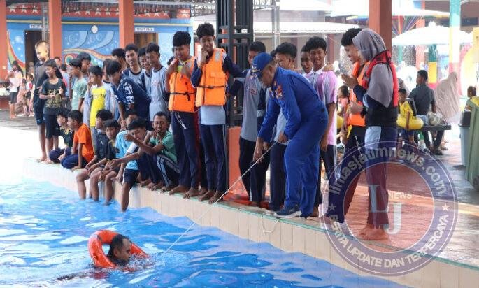 Satpolairud Polres Lamongan Bekali Santri Keterampilan Berenang dan Penyelamatan di Perairan