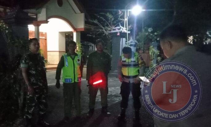Patroli Malam, Babinsa dan Aparat keamnanan Bersatu Ciptakan Lingkungan Aman dan Nyaman