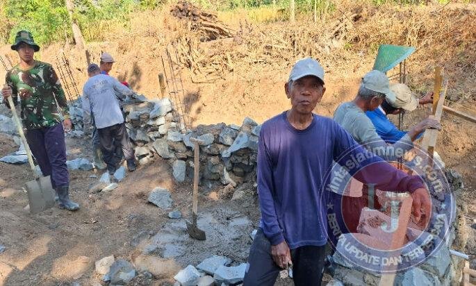 Berbekal Pengalaman 40 tahun Pak Supar Tukangi sendiri