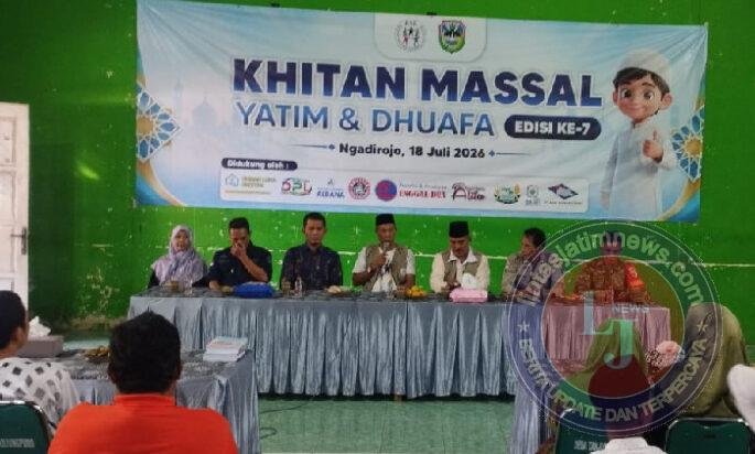 Kepedulian Babinsa Koramil 0801/07 Ngadirojo, Wujudkan Pembinaan Teritorial Melalui Khitan Massal