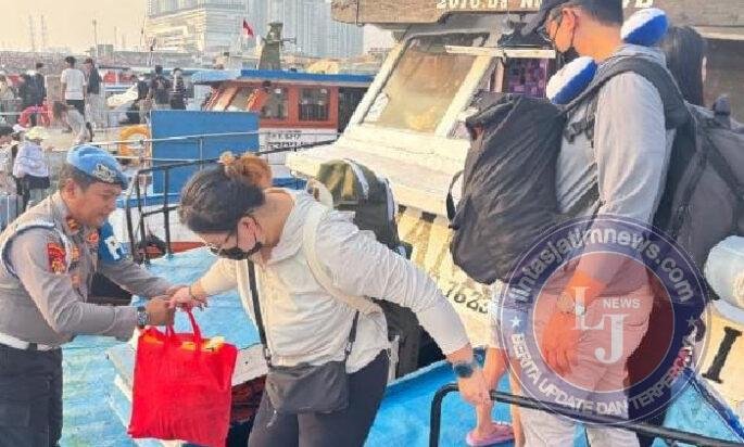 Polsek Kawasan Sunda Kelapa Perkuat Pelayanan & Pengamanan Akses Wisata Kepulauan Seribu di Dermaga Kali Adem