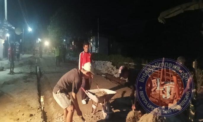 Tidak Kenal Waktu, Siang Malam TNI dan Masyarakat Kerjakan Sasaran TMMD 129 Bulu Lor
