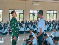 Masa Pengenalan Lingkungan Sekolah, Babinsa Koramil 03/Geneng Berikan Pelatihan PBB Dan Wasbang