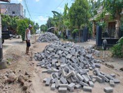 Mbah Loso Kagum Melihat Tumpukan Material Berjajar Sepanjang 1km