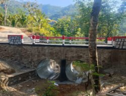 Sinergi TNI dan Masyarakat Tuntaskan Jembatan Aramco Sungai Nolagi Nawangan