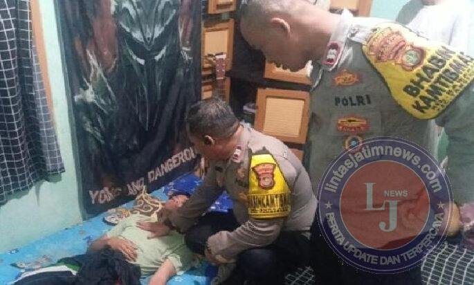 Laporan 110 Direspons Cepat, Polisi Bantu Warga Tak Sadarkan Diri di Tangerang
