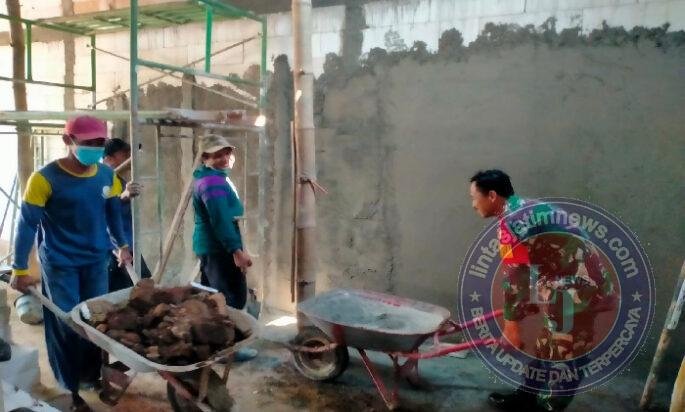 Saat Rumah Diperbaiki Bersama, Kepedulian Warga Geger Menjadi Pondasi Kebersamaan