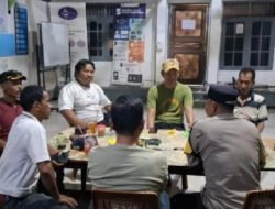 Bhabinkamtibmas Muara Angke Sambangi Sekretariat Rw 22, Perkuat Sinergi dan Sampaikan Imbauan Kamtibmas kepada Warga