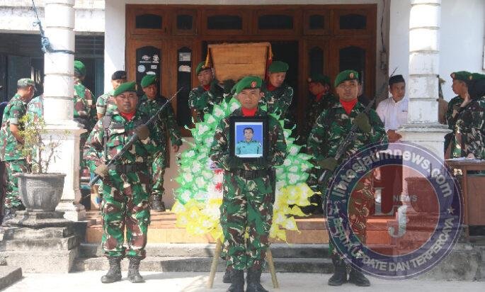 Pengabdian Terakhir Sang Prajurit, Dandim 0803/Madiun Pimpin Upacara Pemakaman Peltu Agus Priyanto