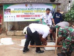 Sambut HUT ke-81 RI, Kodim 0805/Ngawi Bersama Baznas Bedah Rumah Warga di Kasreman