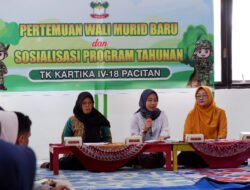 Hadiri Pertemuan Dengan Wali Murid, Ketua Persit KCK. Cab. XV Dim Pacitan Beri Perhatian Ajaran Baru