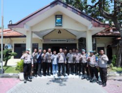 Kapolres Gresik Tinjau Polsek Kebomas dan Pos Lantas, Pastikan Layanan Polres Gresik Maksimal
