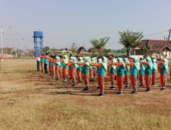 Menanamkan Disiplin Sejak Dini, Koramil Kebonsari Gembleng 150 Siswa MI dengan Semangat Bela Negara