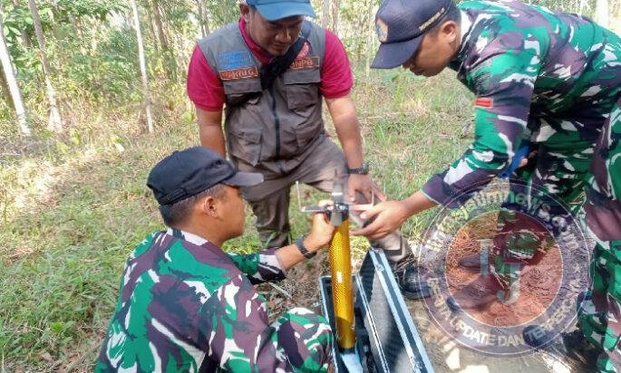 Sukseskan Program TNI AD Manunggal Air, Danramil 0801/07 Ngadirojo Dampingi Peninjuan Titik Sumur Bor