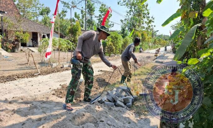 Siang Ditimbang Malam Dikerjakan, ini cara Kerja TNI dan Warga Bulu Lor Kerjakan Pembangunan Jalan