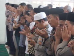 Prihatin Tingginya Korban Kecelakaan, Kapolres Pasuruan Gelar Salat Ghaib dan Doa Bersama
