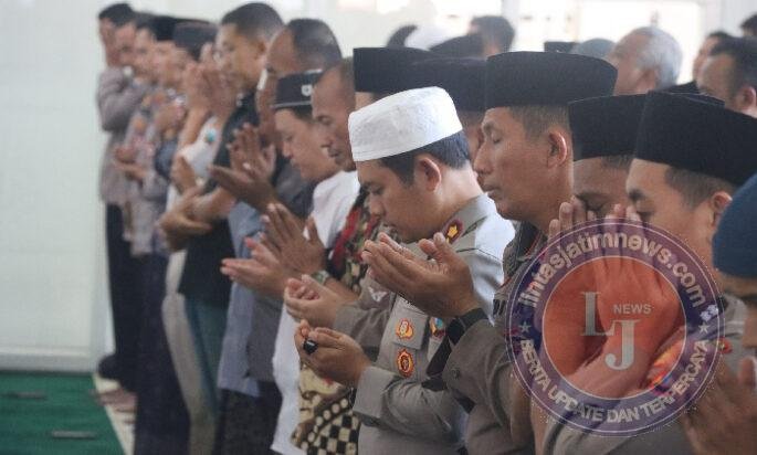 Prihatin Tingginya Korban Kecelakaan, Kapolres Pasuruan Gelar Salat Ghaib dan Doa Bersama