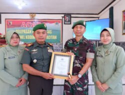 Suasana Haru dan Kekeluargaan Warnai Aula Makodim 0801/Pacitan Saat Digelar Pelapasan Purna Tugas