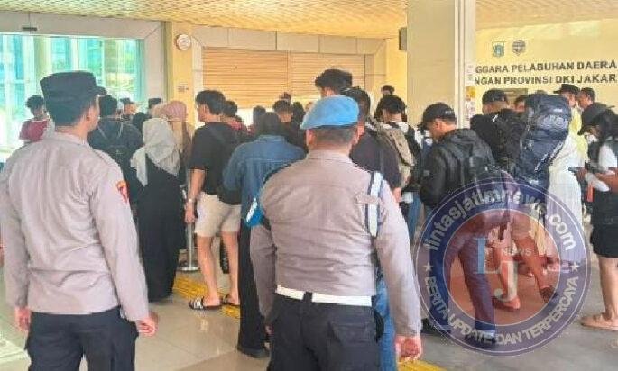 Polsek Kawasan Sunda Kelapa Perkuat Pelayanan dan Pengamanan Wisatawan Kepulauan Seribu di Dermaga Kali Adem