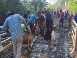 TMMD 129 Bulu Lor Bangun Jembatan Penyambung Dua Dukuh