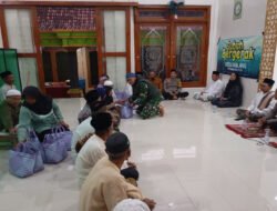 Pererat Silahturahmi Bersama Warga, Danposramil Pitu Bersama Anggota Ikuti Sholat Subuh Berjamaah