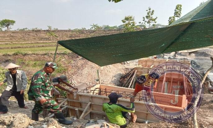 Penghubung Kedungwaduk–Pengkok Terus Dibangun, Warga Nantikan Jembatan Beton Rampung