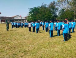 Tanamkan Disiplin Sejak Dini, Babinsa Latih 120 Siswa SMK Al Islam Donoyudan PBB