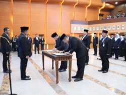 Lantik Pejabat di Lingkungan Kemendagri, Mendagri Minta ASN Tingkatkan Kinerja