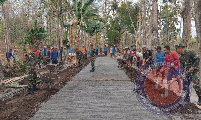 Tak Kenal Hari Libur, Satgas TMMD Selesaikan Jalan Demi Keselamatan Warga