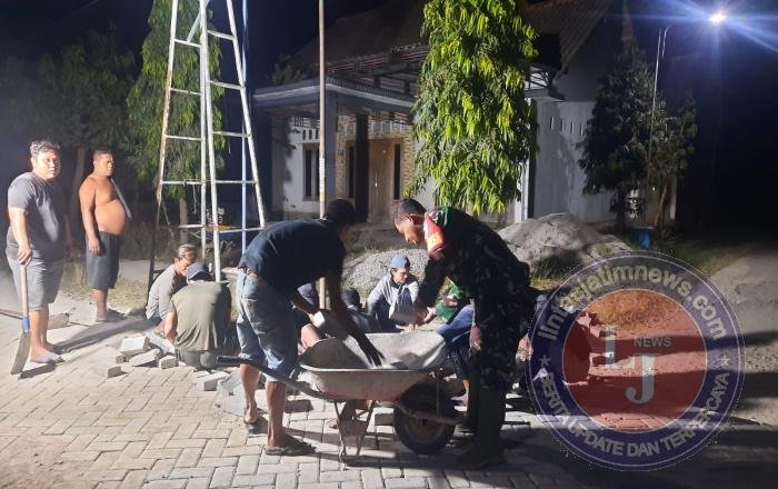 Lembur Malam, Babinsa Bulu Lor Terus Kawal Proyek TMMD 129
