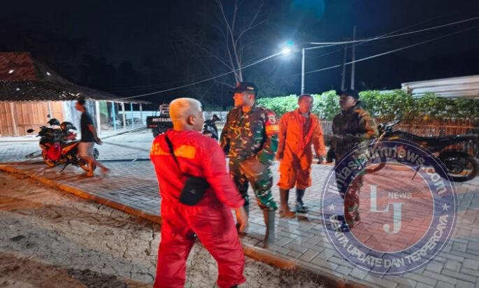 Aksi Sigap Babinsa Koramil 0801/01 Pacitan Padamkan Karhutla Bersama Tim Gabungan di Wilayahnya