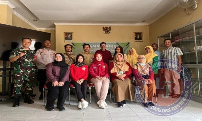 Babinsa Kepatihan Wetan Dampingi Duta Lomba Kebersihan Lingkungan dan Pengelolaan Sampah