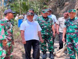 Tinjau Progres Pembangunan Jembatan Gantung, Dandim 0801/ Pacitan Pastikan Sesuai Spesifikasi Teknis