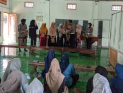 Polwan Polres Ngawi Gandeng Da’i Kamtibmas Edukasi Santri Cegah Perilaku Kekerasan