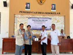 Tutup KKN dengan Inovasi, Kelompok 11 UMLA Serahkan Sistem Monitoring Kualitas Udara Berbasis IoT ke Desa Sidokelar