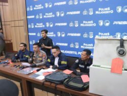 Polres Mojokerto Amankan 3 Tersangka Pencurian Brankas isi Rp.1,4 Miliar Milik Kampus UAC Pacet