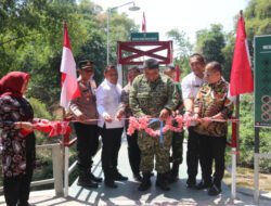 Negara Hadir untuk Rakyat, Dandim Ngawi Bersama Forkopimda Ikuti Launching Jembatan Garuda dan Air Bersih Nasional