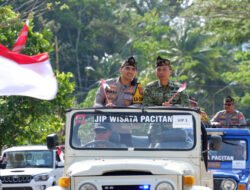 Dandim 0801/Pacitan Ikuti Kirab Penyerahan Piala Tiga Pilar Juara Satu Lomba Sakamling Tingat Nasional