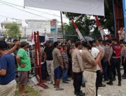 Aksi 18 Kelompok Tani di Asahan berujung Ricuh, Massa mengaku Luka dan Dua Kaca Mobil Pecah