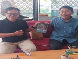 Duet Jurnalis Senior Luncurkan Novel ‘Gemblak Terakhir’