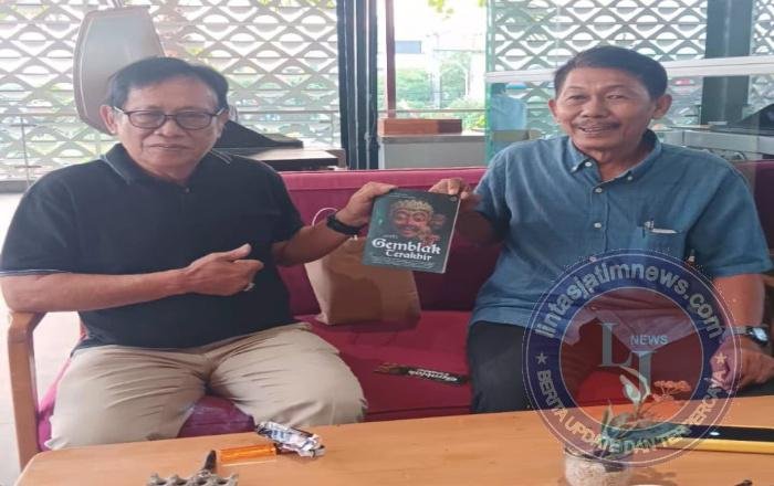 Duet Jurnalis Senior Luncurkan Novel ‘Gemblak Terakhir’