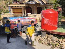 TNI-BPBD Salurkan 8.000 Liter Air Bersih untuk Warga Duren