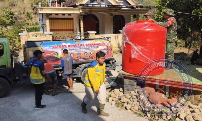 TNI-BPBD Salurkan 8.000 Liter Air Bersih untuk Warga Duren