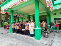 Meriah Penuh Semangat, Yayasan Darussalam Gelar Upacara HUT RI ke-81 dengan Busana Adat Nusantara