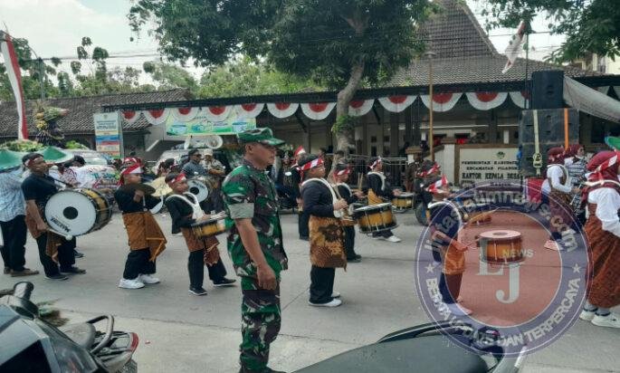 Saat Warga Bulu Bersukacita, Kirab Budaya dan Hasil Bumi Meriahkan HUT ke-81 RI