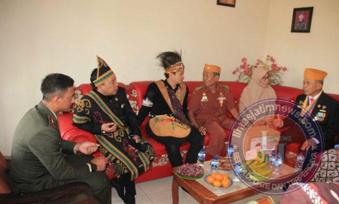 HUT Ke-81 RI, Forkopimda Trenggalek Sambangi Veteran