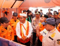 Tinjau Lokasi Terparah, Mendagri Minta Pemda Percepat Pendataan Dampak Gempa