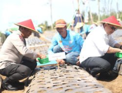 Dukung Swasembada Pangan, Polda Jatim dan Petani Tanam Bawang Putih Serentak
