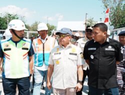 Tito Tinjau Lokasi Terdampak Gempa di Pelabuhan Laurentius Say Maumere